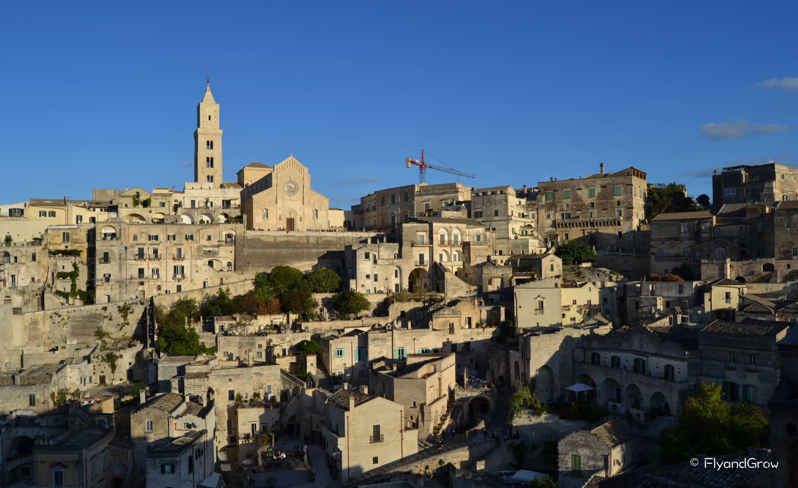 Vista del Duomo de Matera con sassi