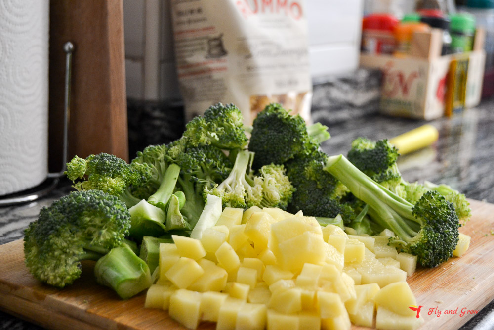 Ingredientes pasta con brócoli y patata